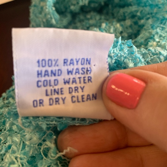 Cheppu Purple Loosely Woven Scarf - Picture 7 of 7